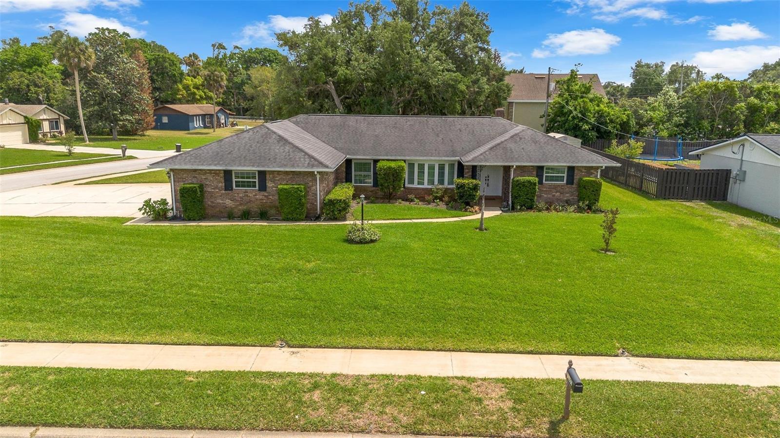 Image 30 of 35 For 801 Palm Grove Court