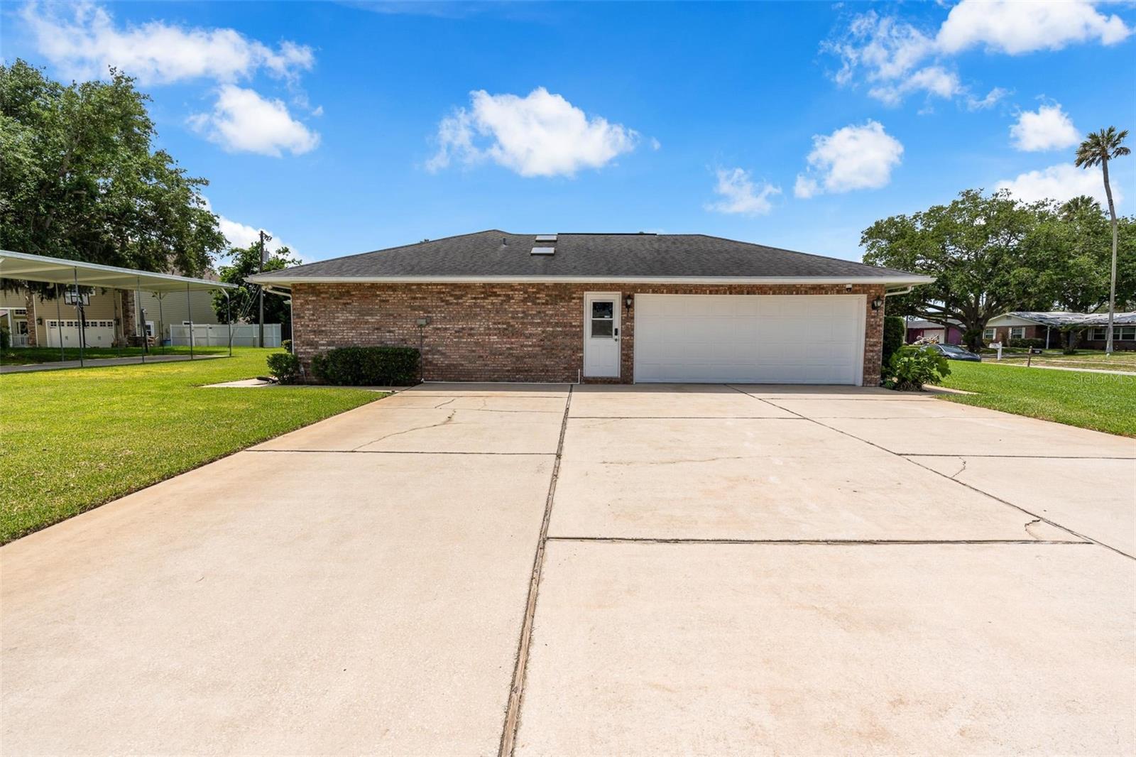 Image 5 of 35 For 801 Palm Grove Court