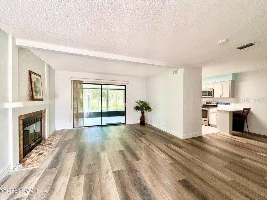 Image 11 of 25 For 31 Park Place