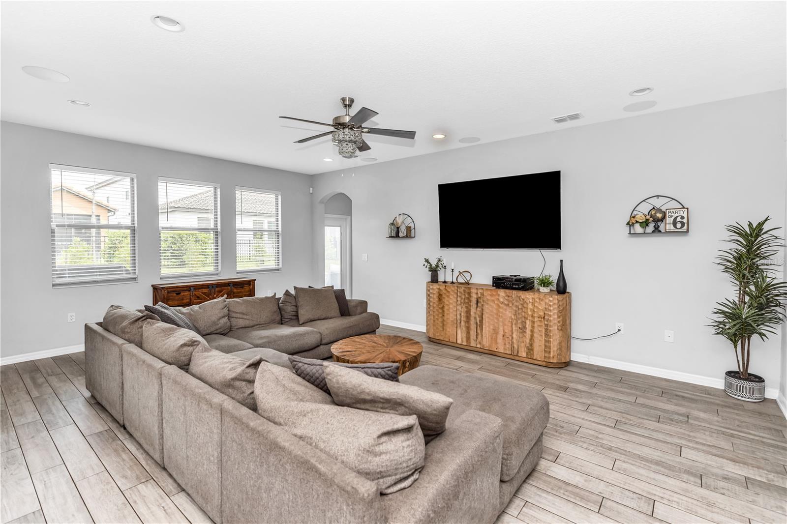 Image 15 of 52 For 239 Lugano Way