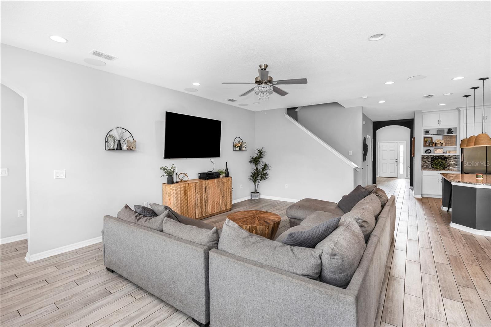 Image 16 of 52 For 239 Lugano Way