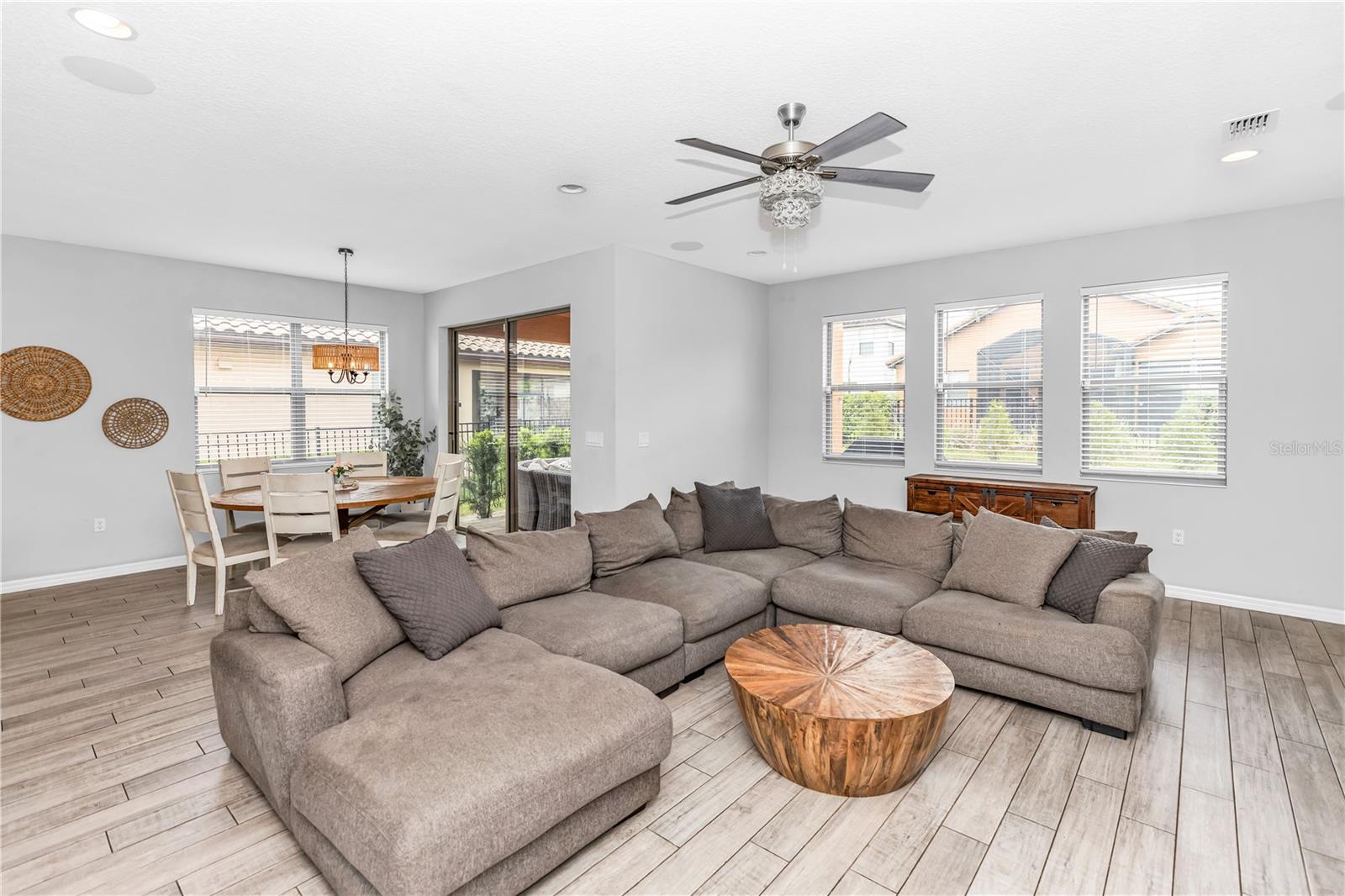 Image 17 of 52 For 239 Lugano Way