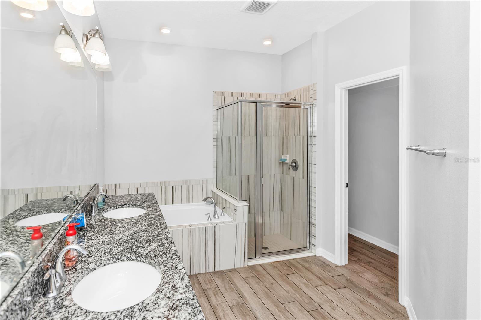 Image 29 of 52 For 239 Lugano Way