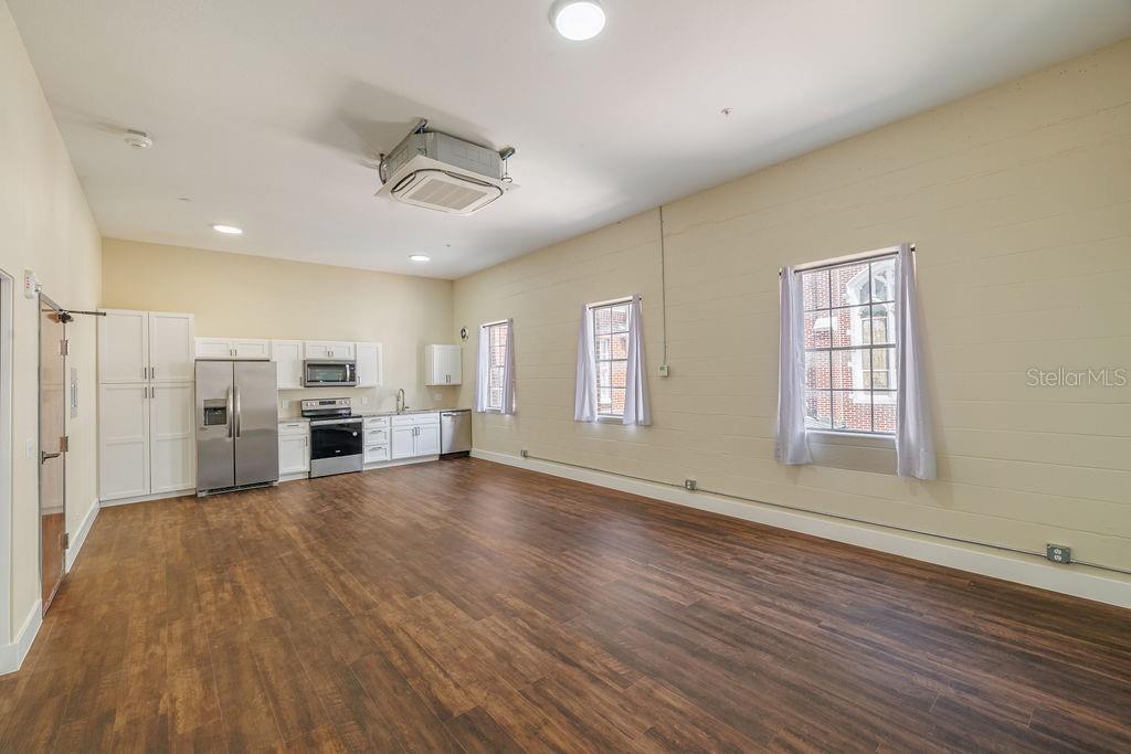 Image 4 of 8 For 306 Wisconsin Avenue 212