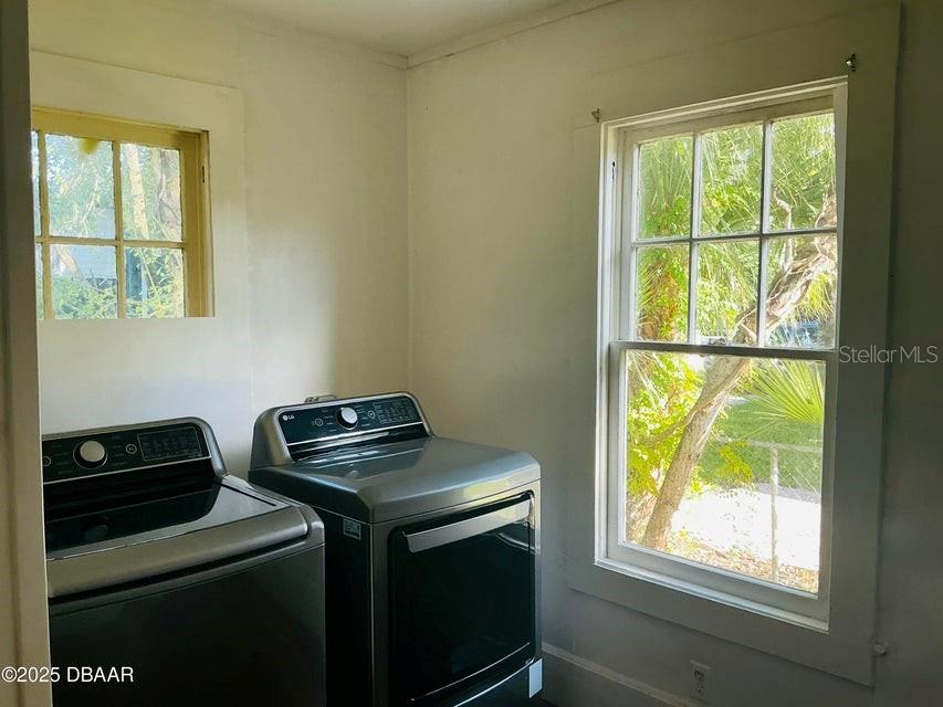 Listing photo id 11 for 711 Palmetto Avenue