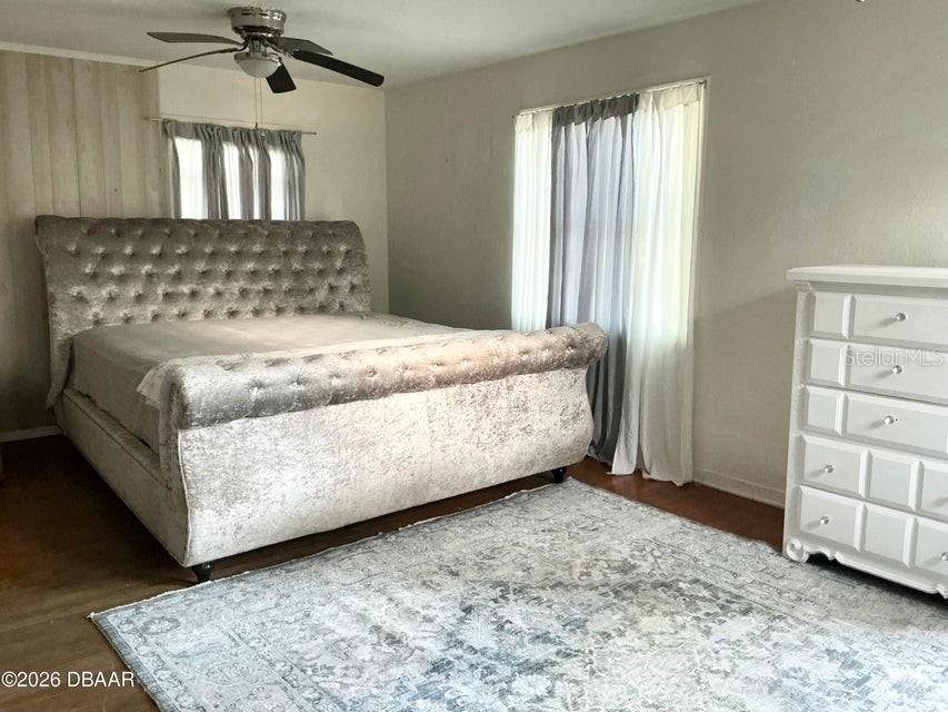 Listing photo id 12 for 711 Palmetto Avenue