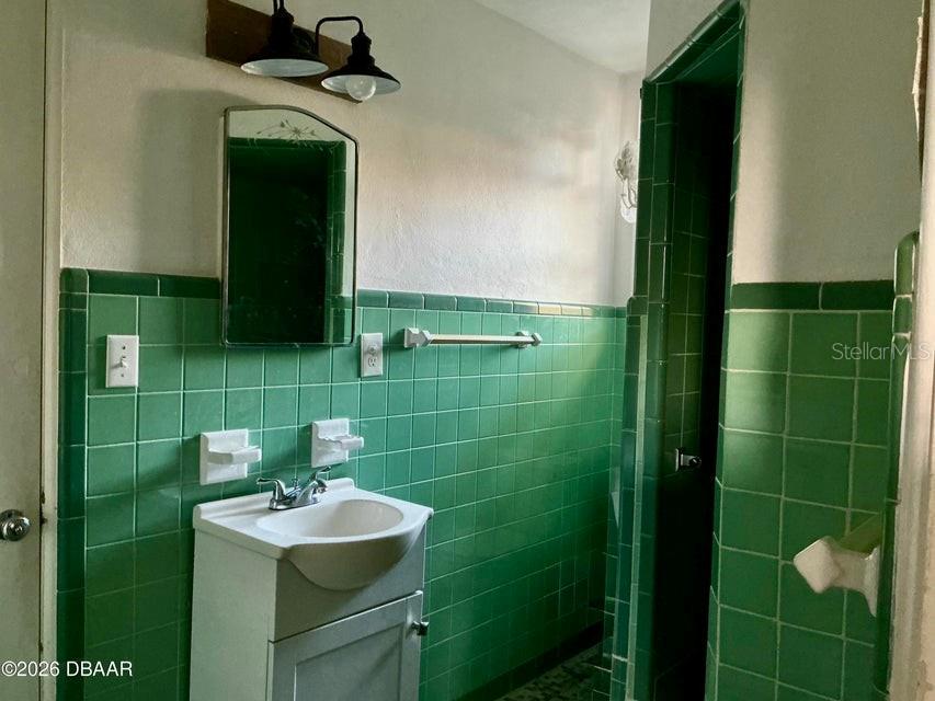 Listing photo id 14 for 711 Palmetto Avenue