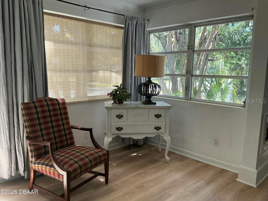 Listing photo id 4 for 711 Palmetto Avenue