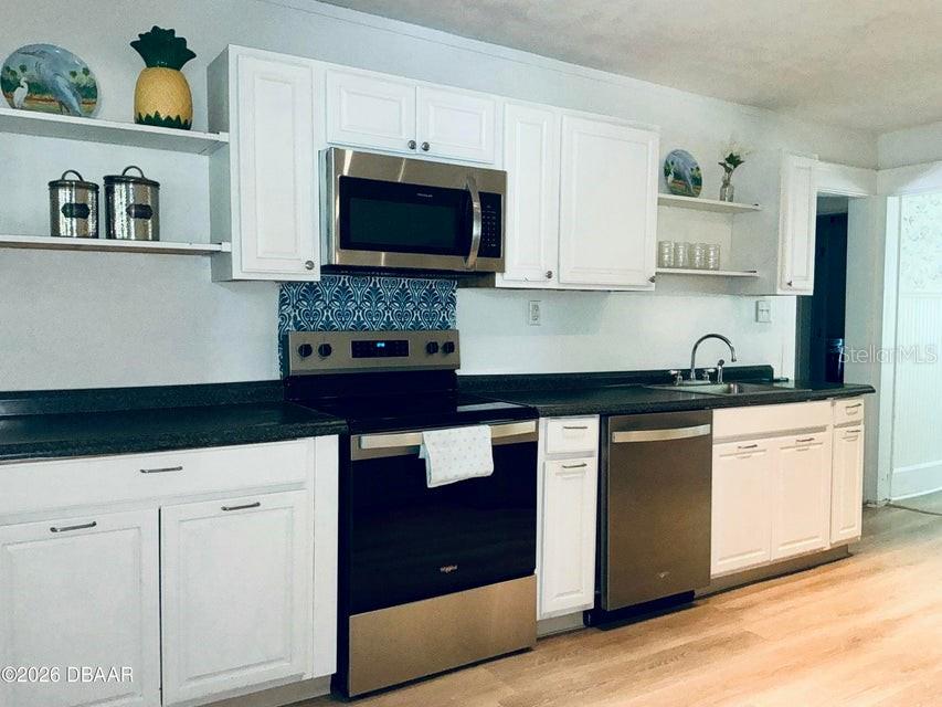 Listing photo id 5 for 711 Palmetto Avenue