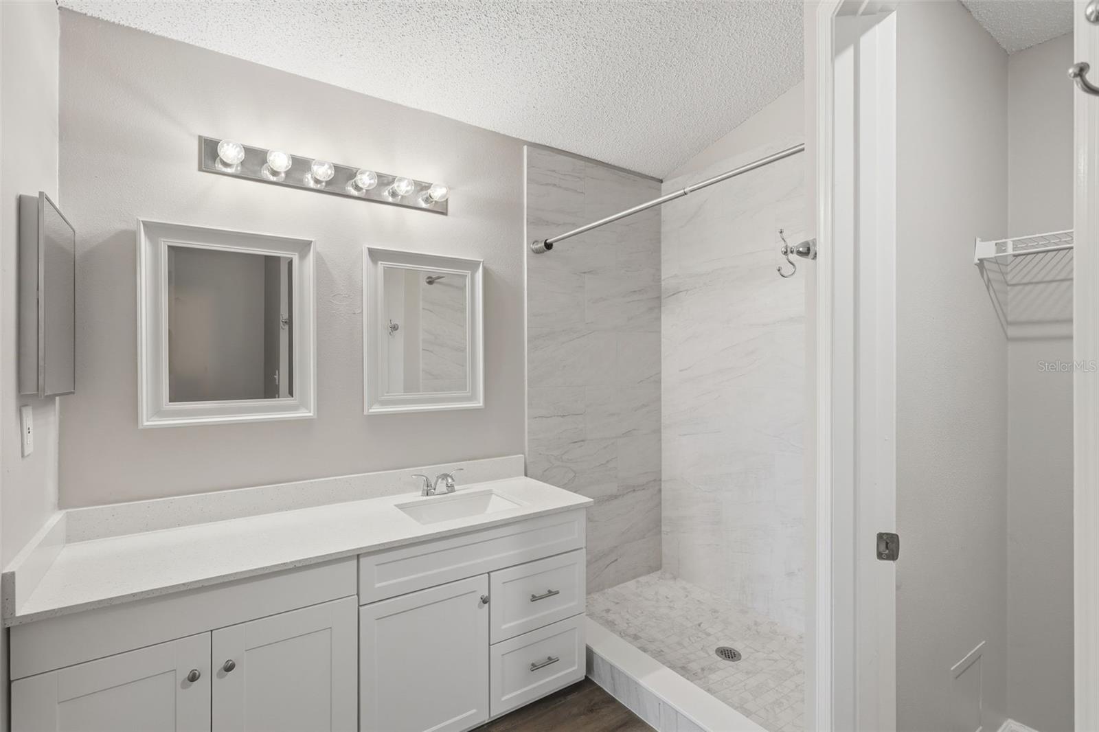 Image 17 of 27 For 124 Kelly Circle