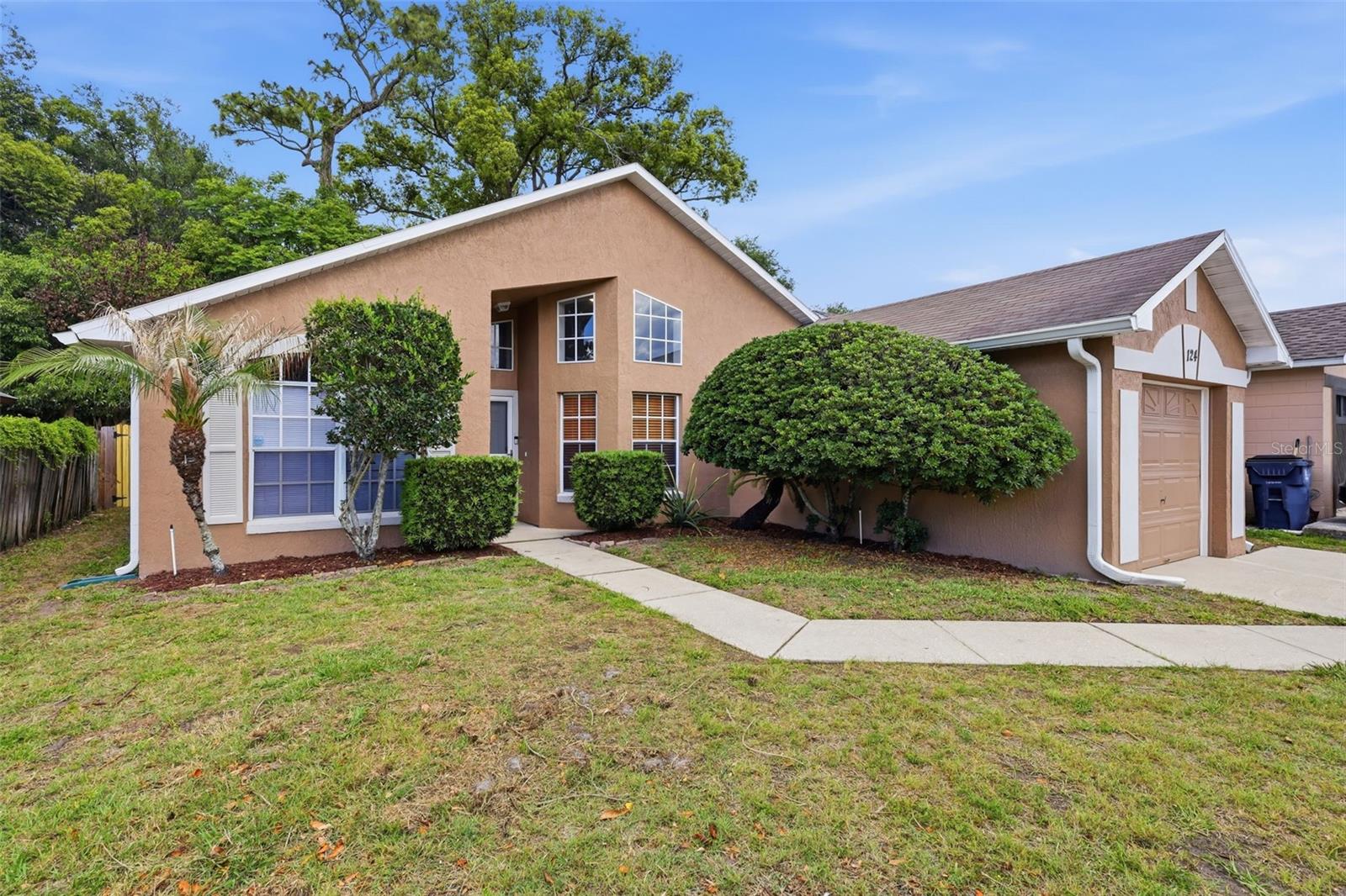 Image 2 of 27 For 124 Kelly Circle