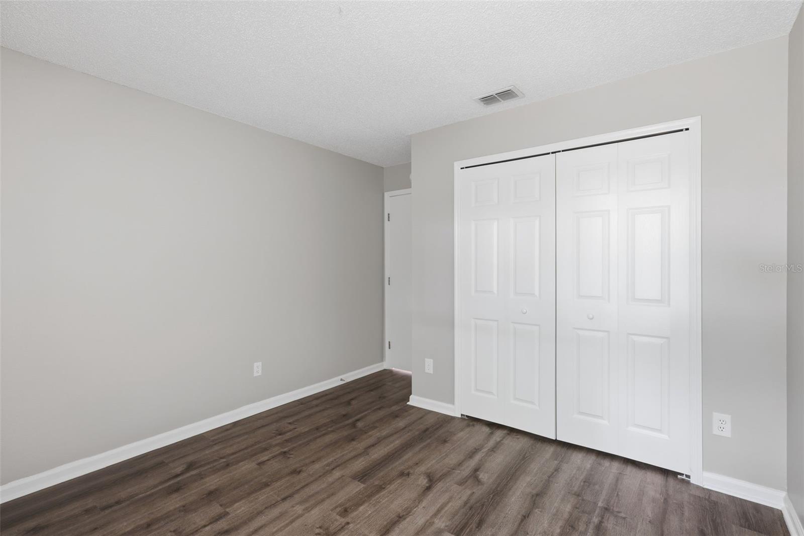 Image 22 of 27 For 124 Kelly Circle