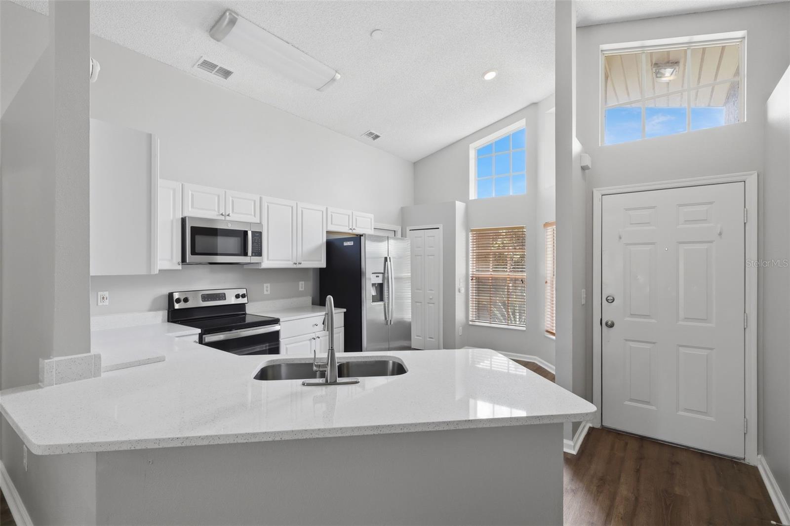 Image 4 of 27 For 124 Kelly Circle