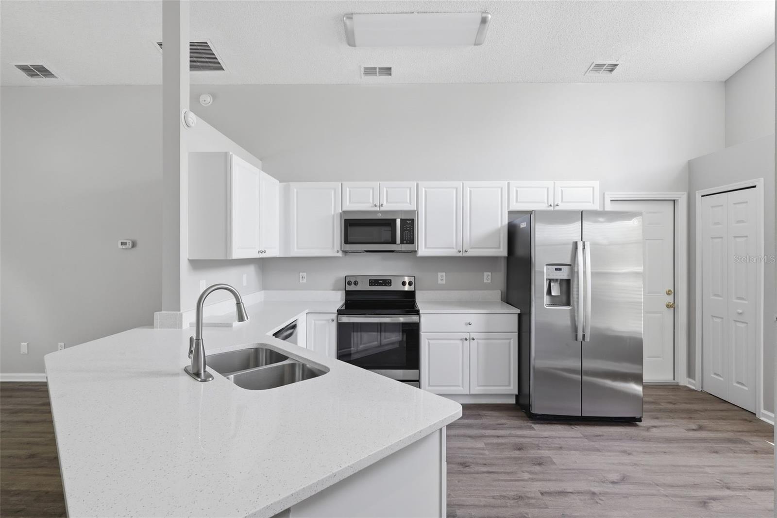 Image 5 of 27 For 124 Kelly Circle