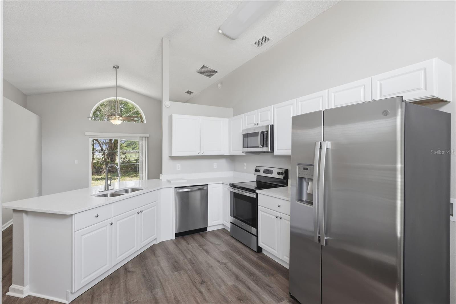 Image 7 of 27 For 124 Kelly Circle