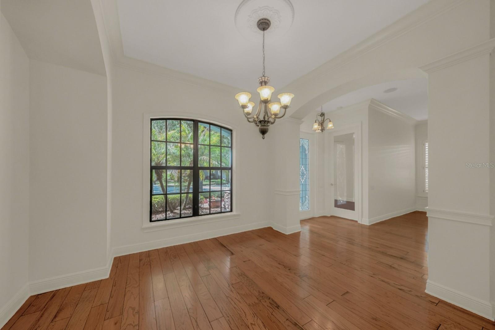 Image 13 of 97 For 607 Victoria Hills Drive