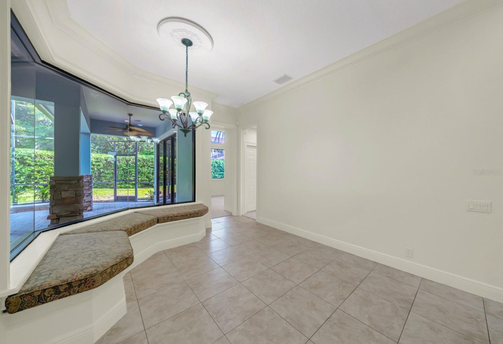 Image 37 of 97 For 607 Victoria Hills Drive