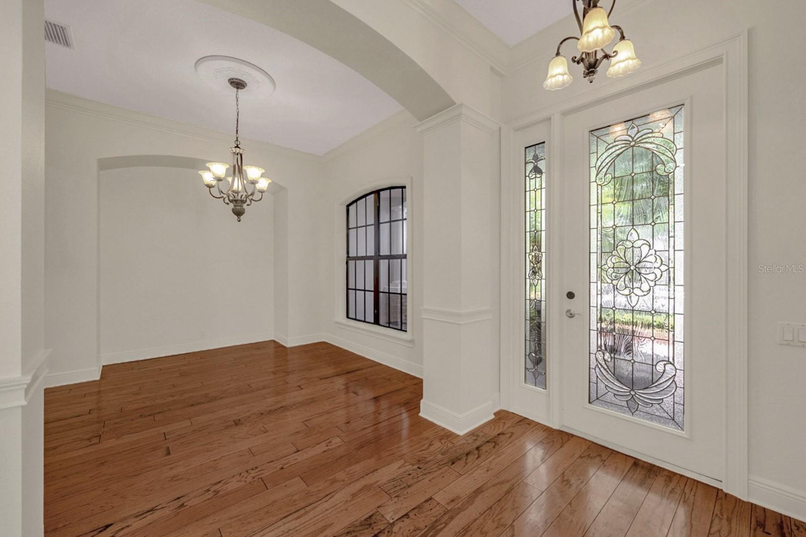 Image 7 of 97 For 607 Victoria Hills Drive