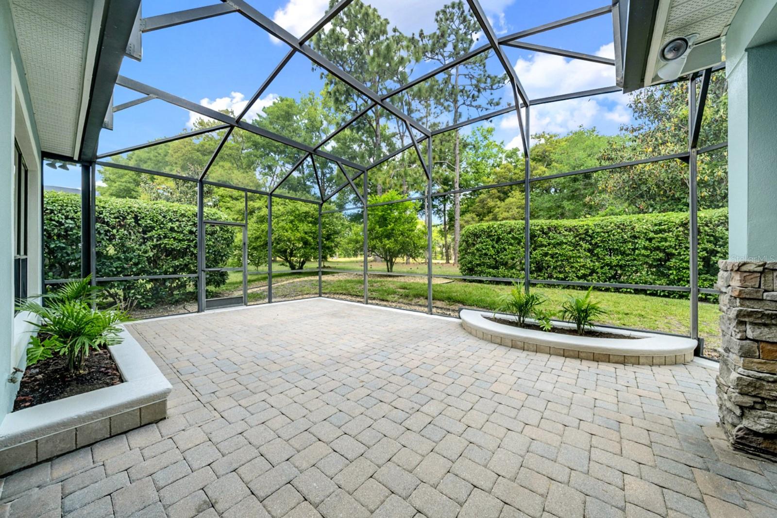 Image 75 of 97 For 607 Victoria Hills Drive