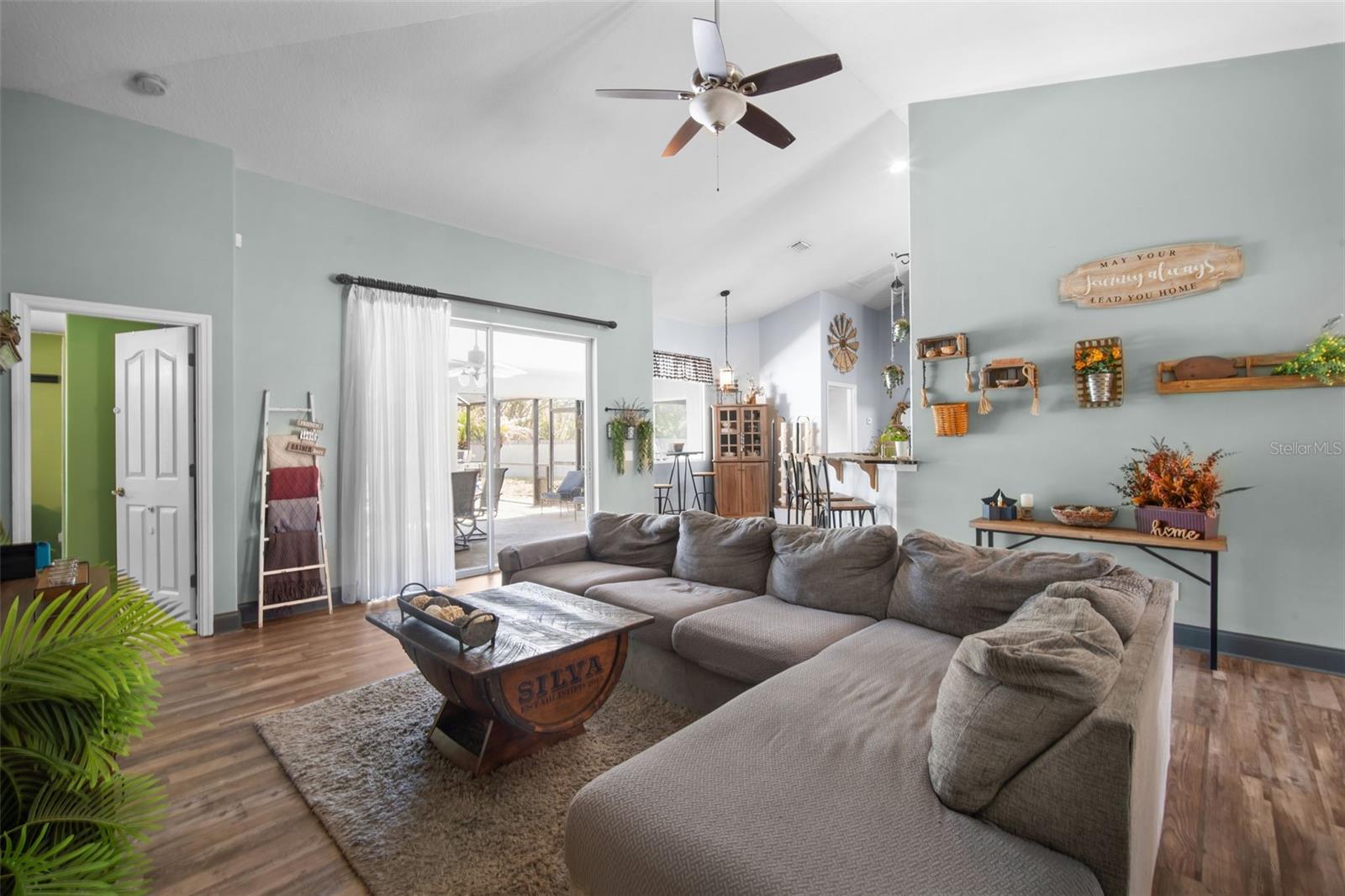 Image 10 of 45 For 495 Bella Vista Drive