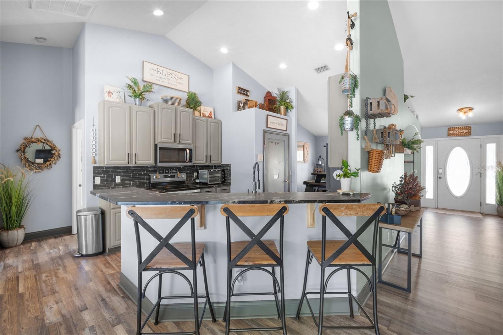 Image 13 of 45 For 495 Bella Vista Drive