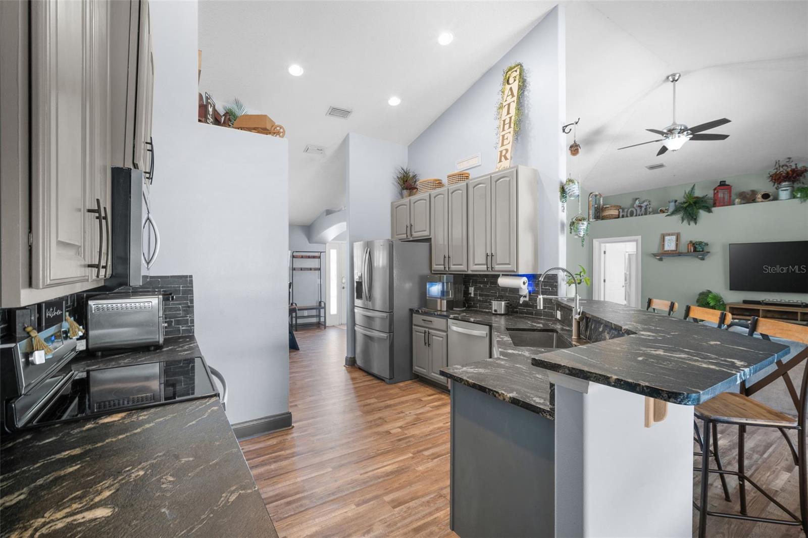 Image 14 of 45 For 495 Bella Vista Drive