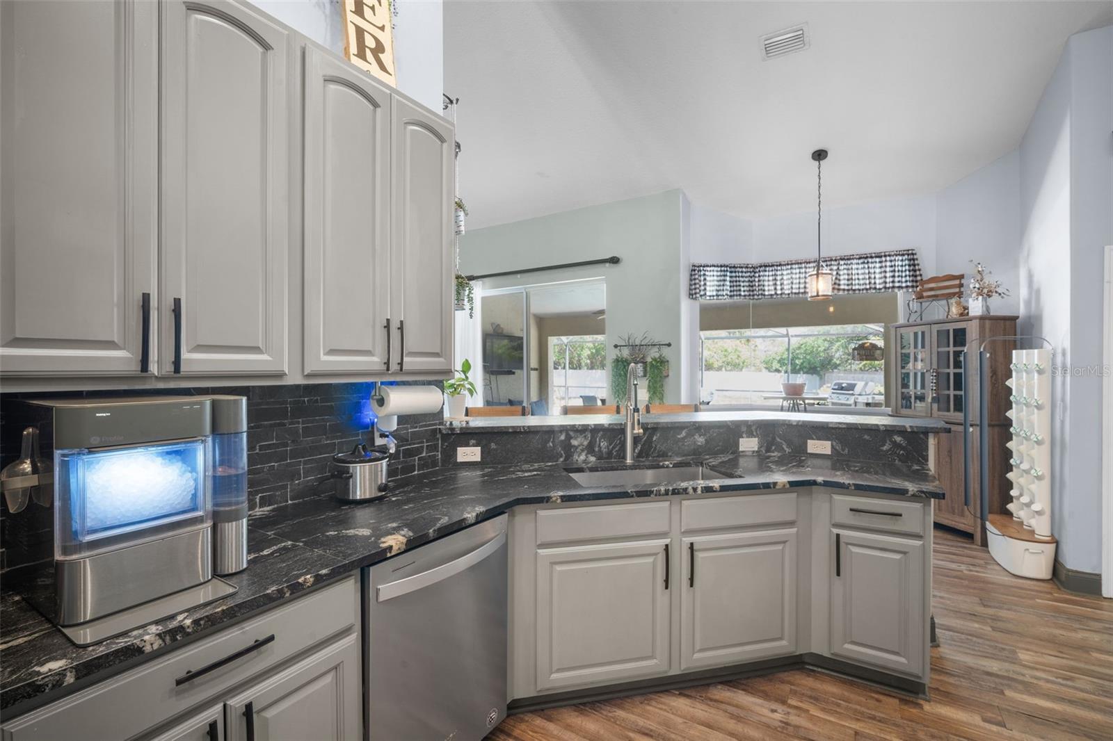 Image 18 of 45 For 495 Bella Vista Drive