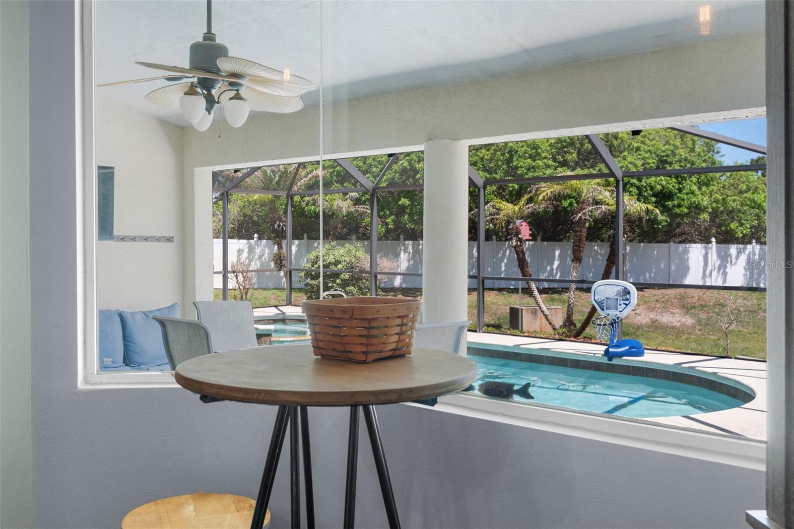 Image 20 of 45 For 495 Bella Vista Drive