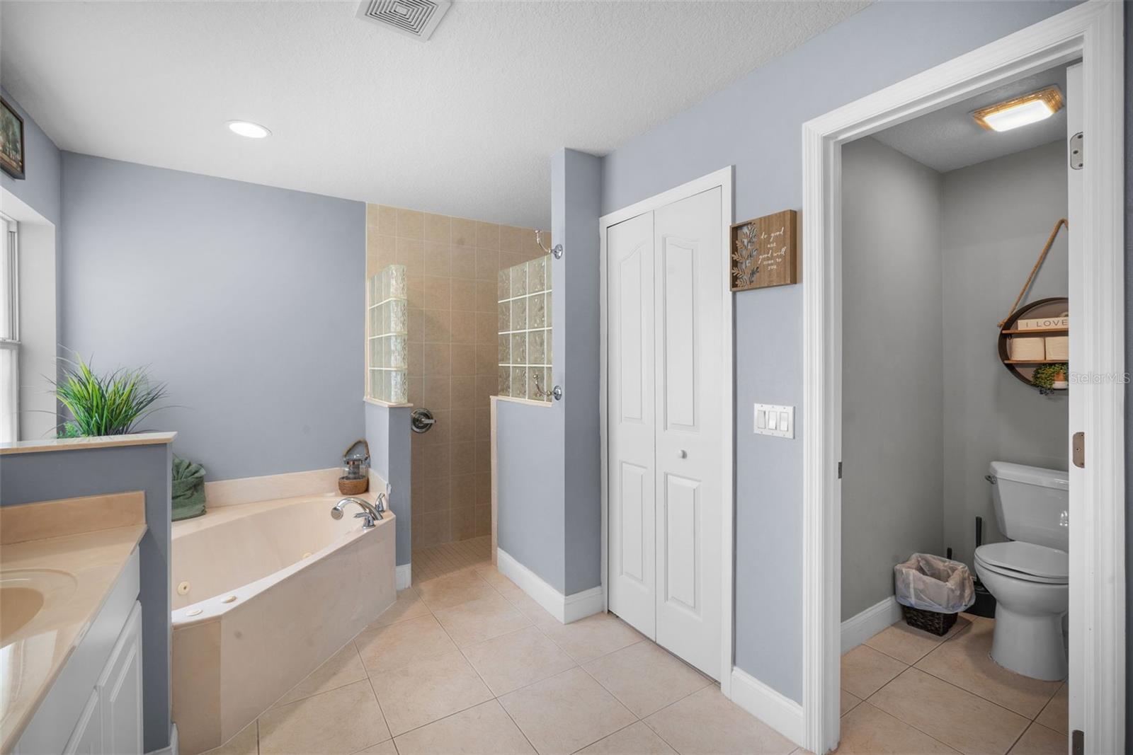 Image 26 of 45 For 495 Bella Vista Drive