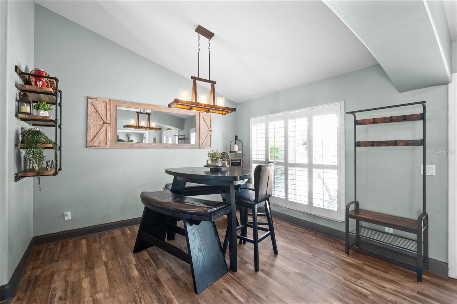 Image 6 of 45 For 495 Bella Vista Drive