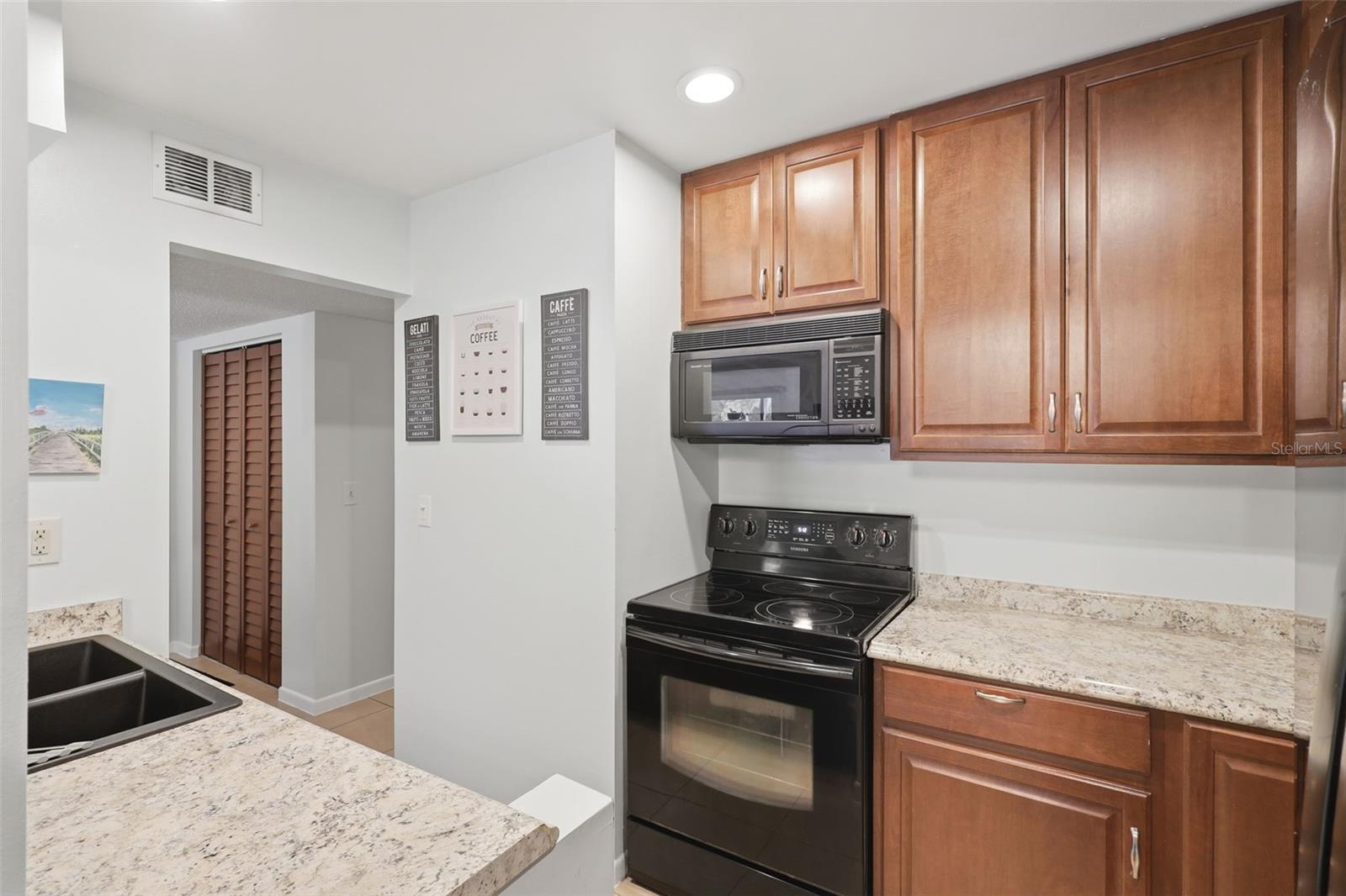 Image 17 of 43 For 140 Orchid Woods Court 13b