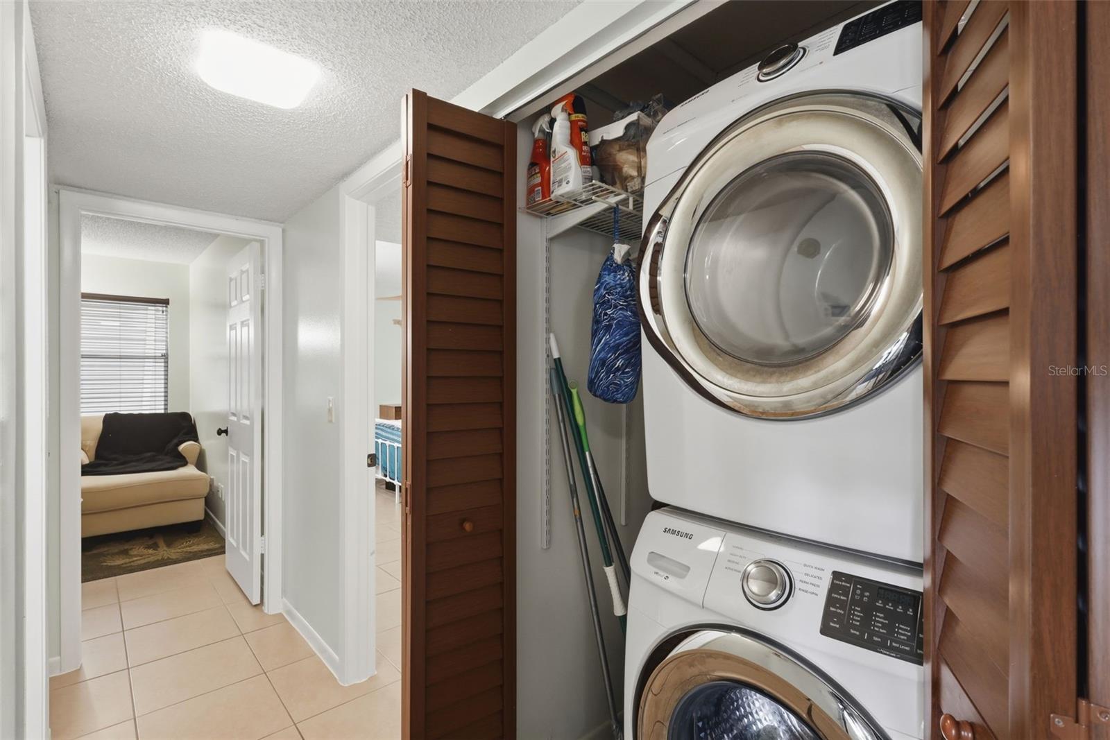 Image 21 of 43 For 140 Orchid Woods Court 13b