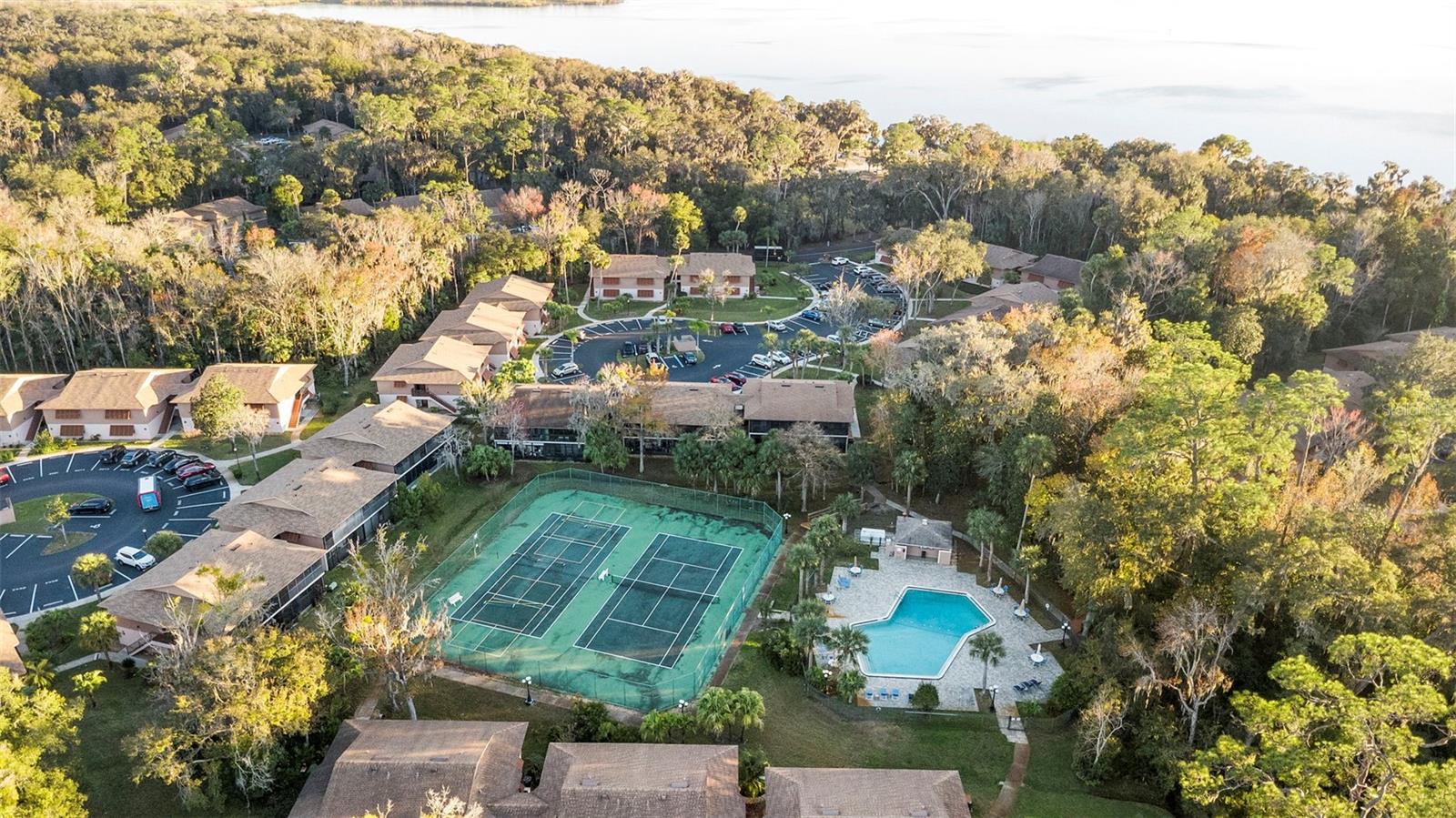 Image 33 of 43 For 140 Orchid Woods Court 13b