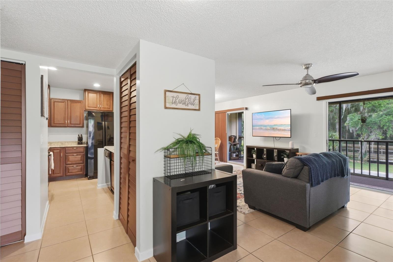 Image 6 of 43 For 140 Orchid Woods Court 13b