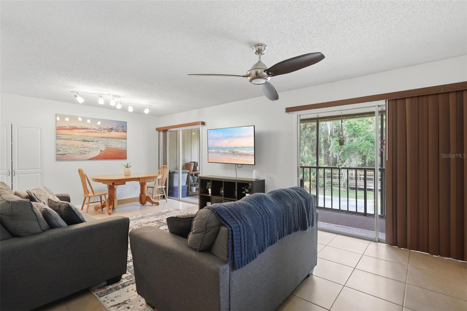 Image 8 of 43 For 140 Orchid Woods Court 13b