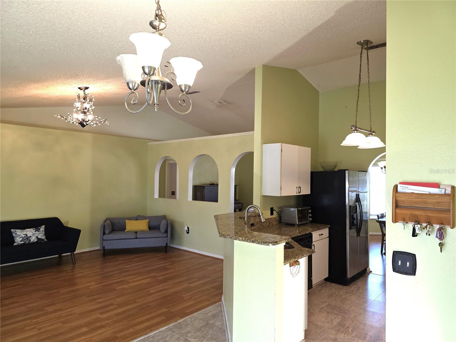 Listing photo id 12 for 1778 Baldock Court