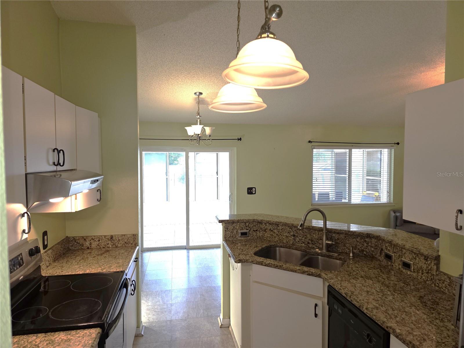 Listing photo id 15 for 1778 Baldock Court