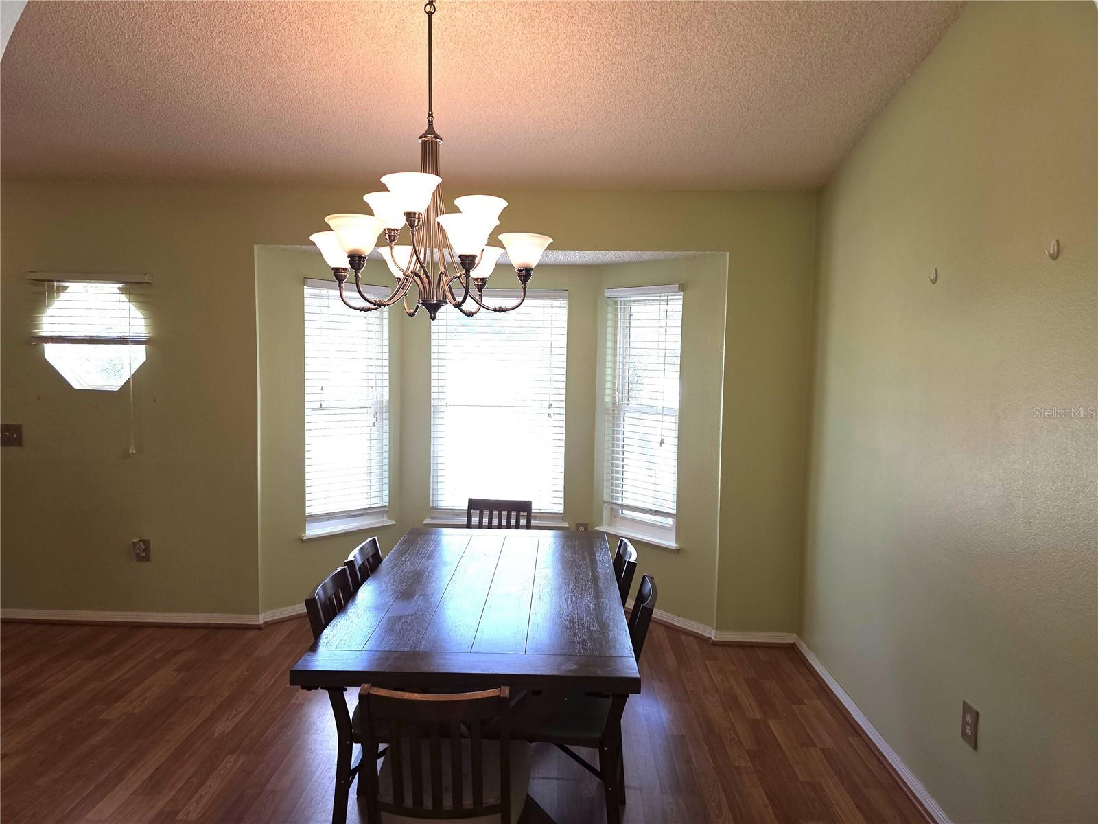 Listing photo id 17 for 1778 Baldock Court