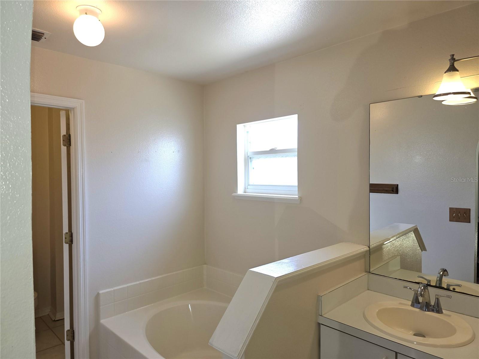 Listing photo id 22 for 1778 Baldock Court