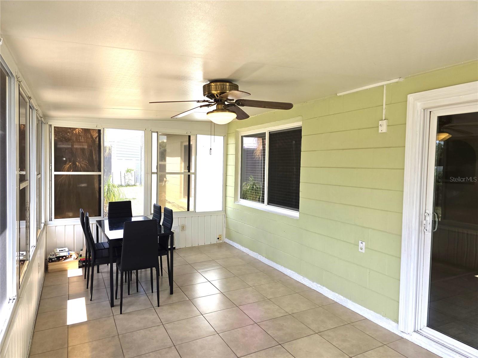 Listing photo id 39 for 1778 Baldock Court