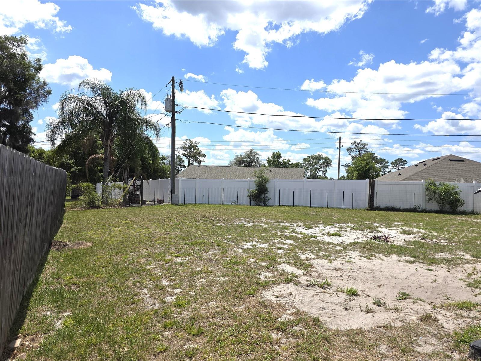 Listing photo id 45 for 1778 Baldock Court