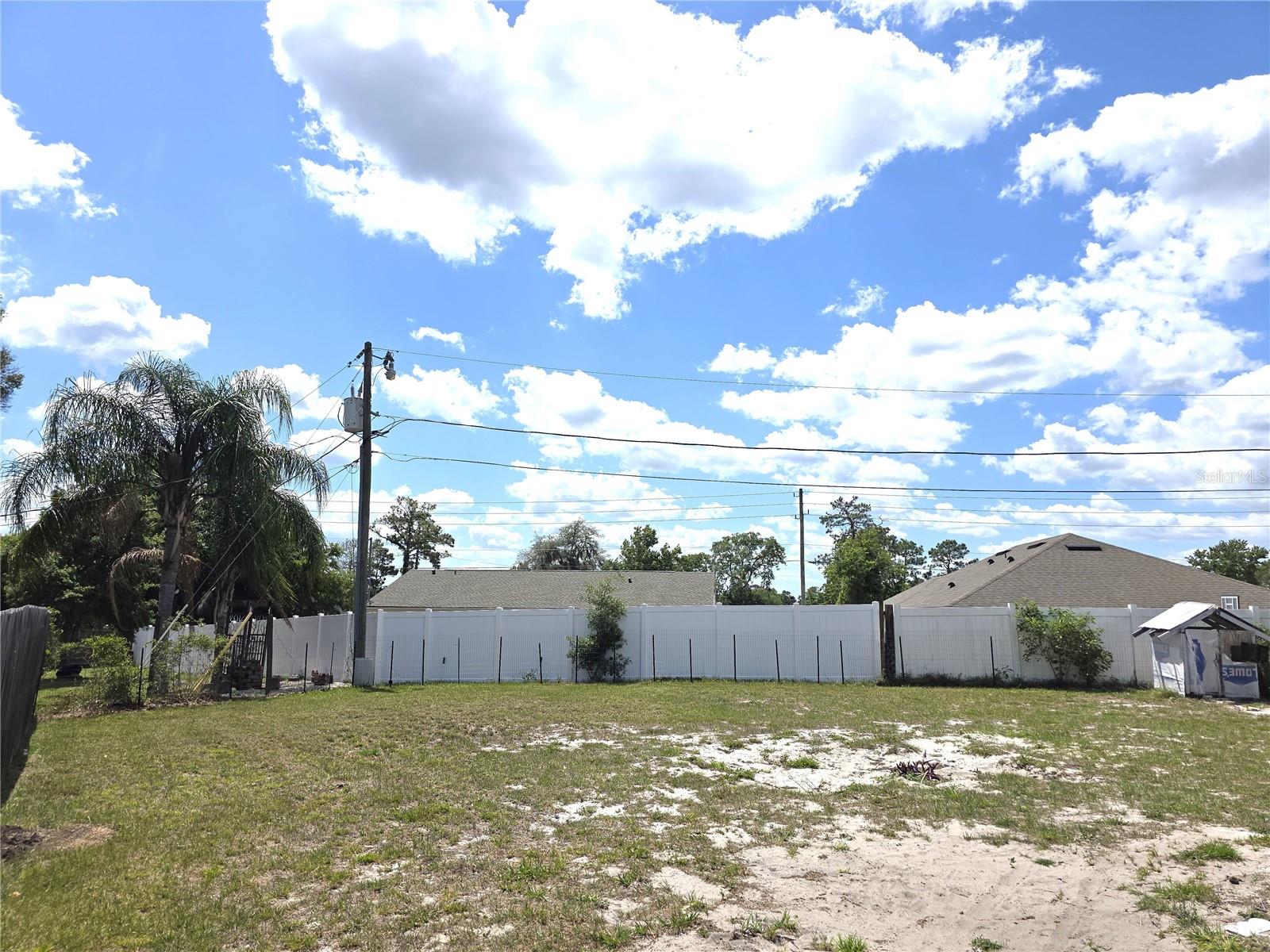 Listing photo id 47 for 1778 Baldock Court