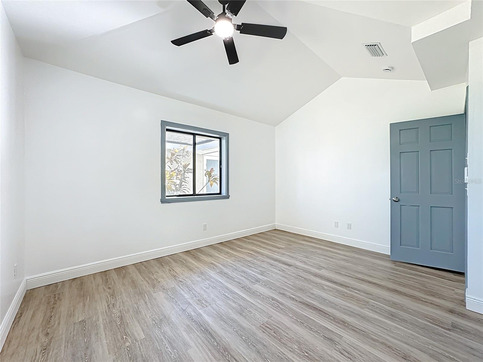 Image 42 of 83 For 506 Oakland Terrace