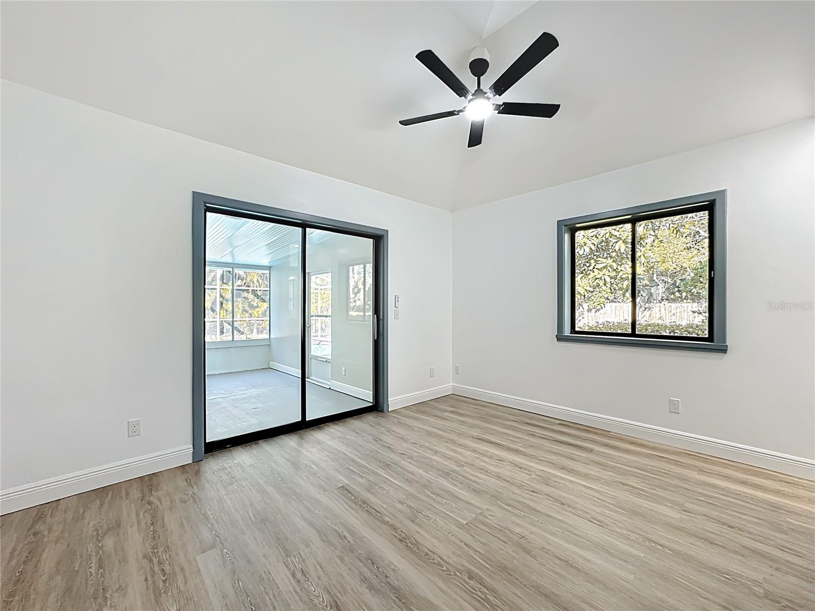 Image 43 of 83 For 506 Oakland Terrace