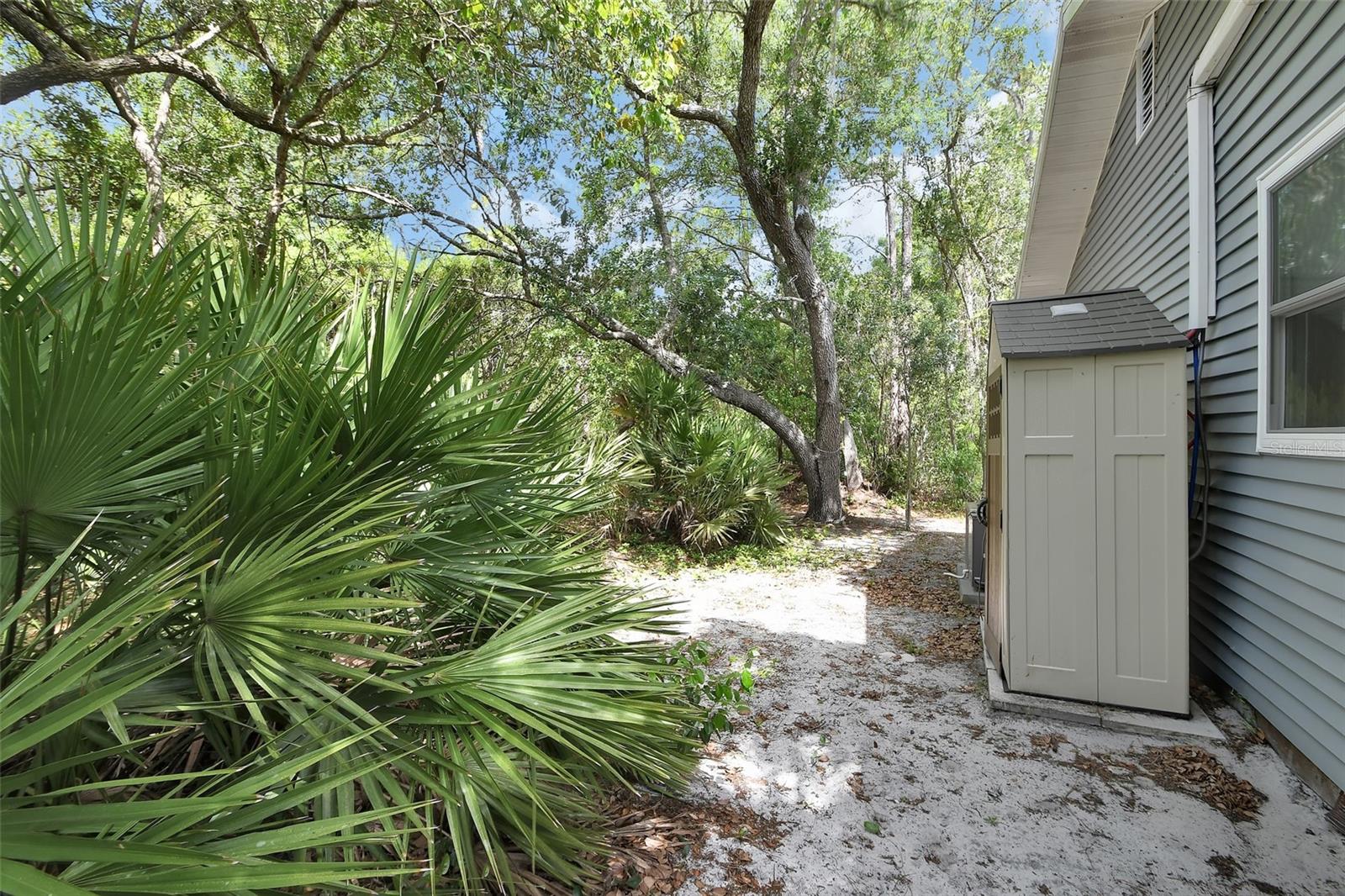 Image 26 of 42 For 25801 Blue Lakes Drive