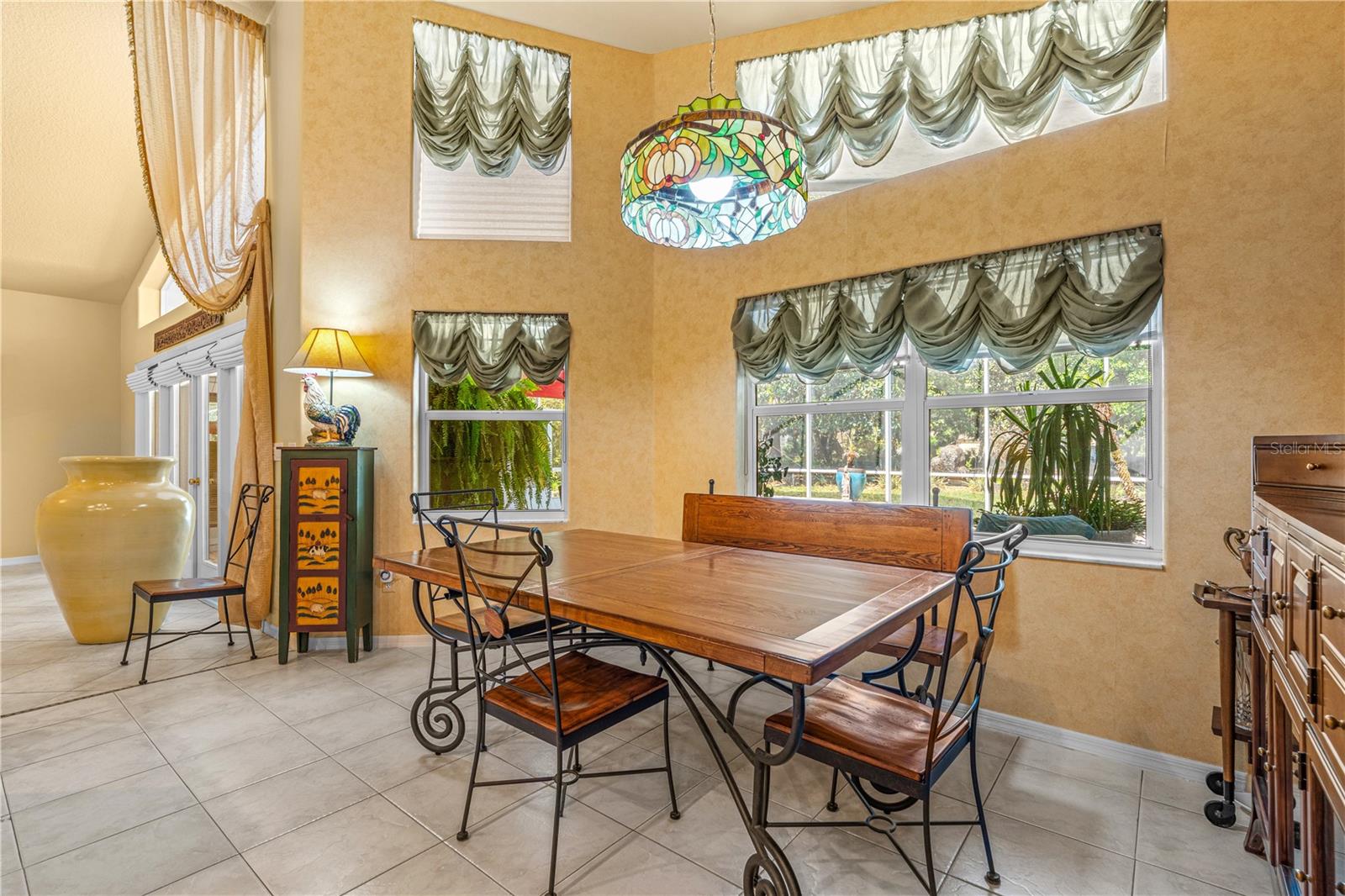 Image 23 of 68 For 3722 Longford Circle