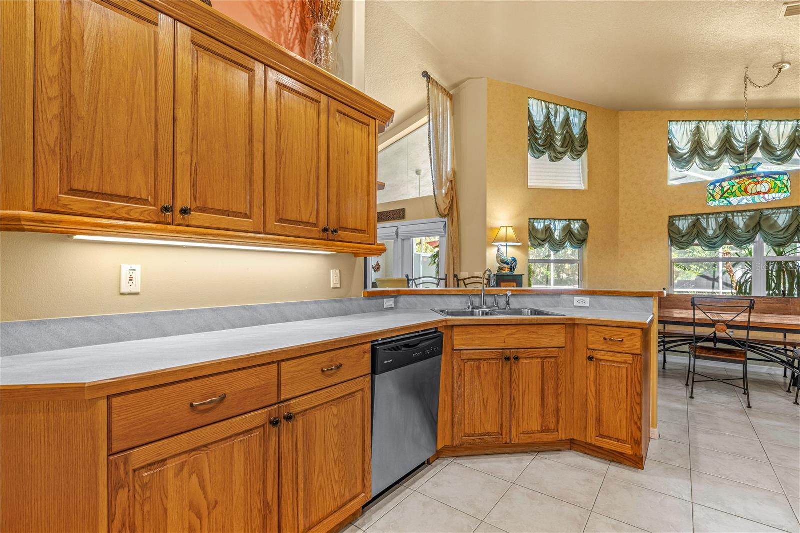 Image 26 of 68 For 3722 Longford Circle