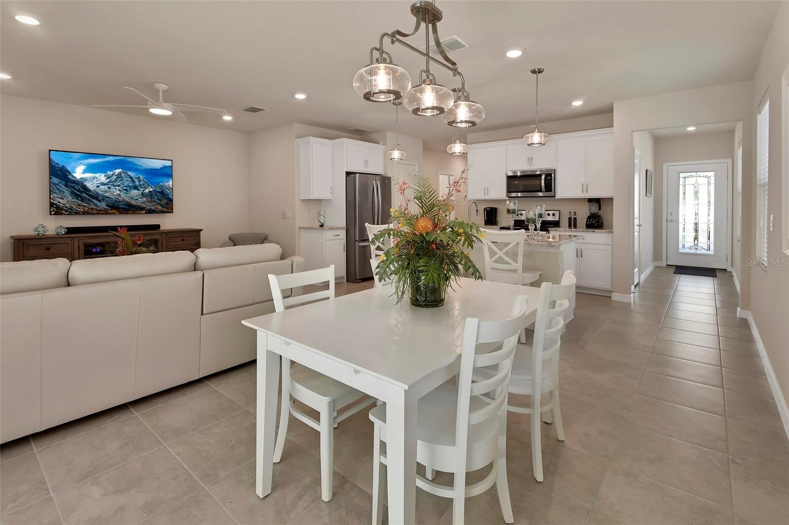 Listing photo id 17 for 2132 Canopy Terrace Boulevard