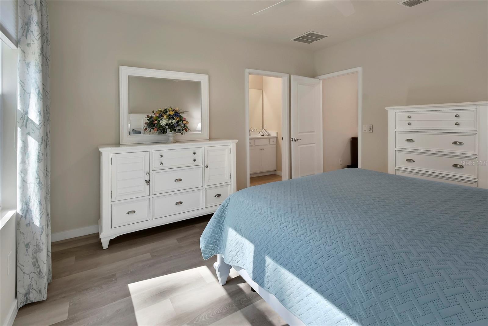 Listing photo id 24 for 2132 Canopy Terrace Boulevard