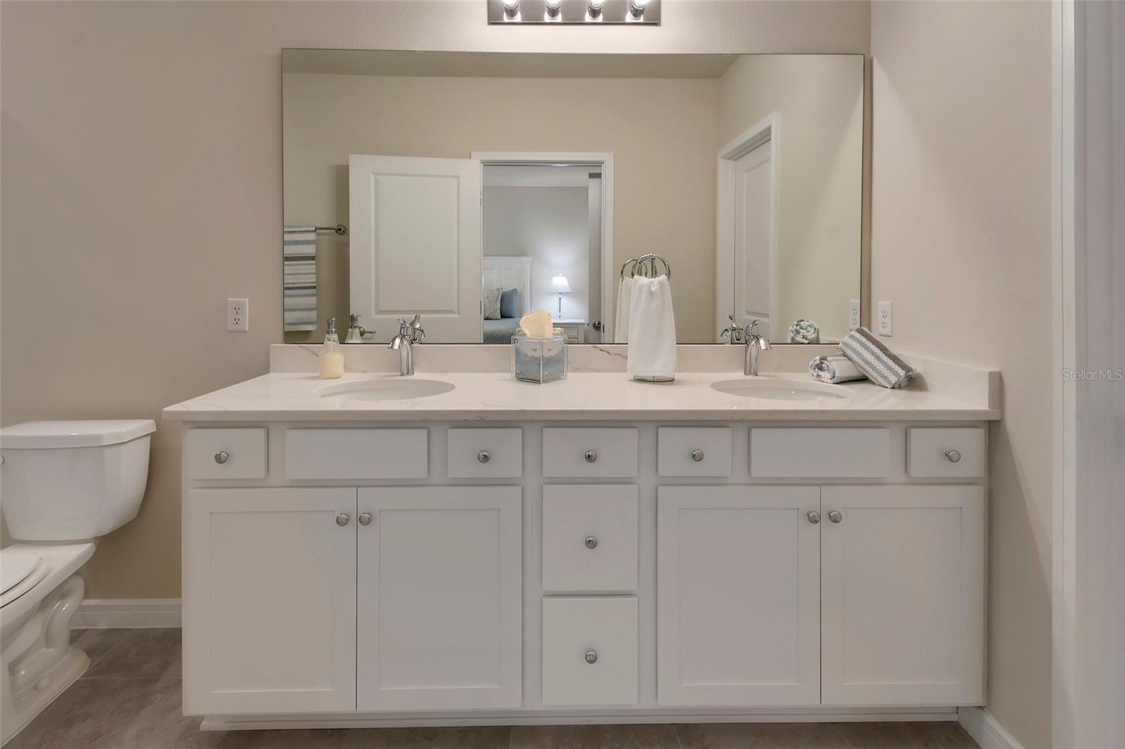 Listing photo id 25 for 2132 Canopy Terrace Boulevard